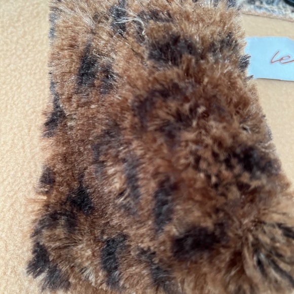 LeModa Poncho Cape One Size Fits Most - Picture 3 of 6